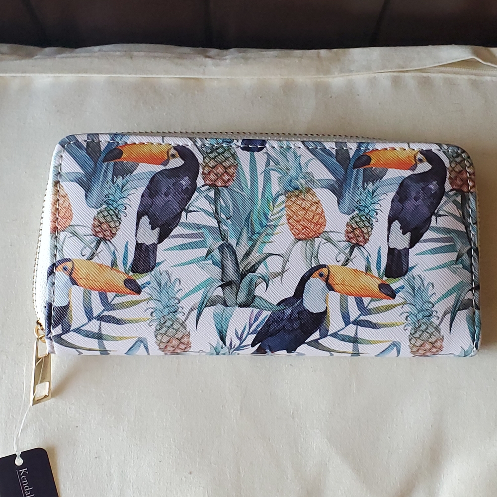 Kendall and James Tucan and Pineapple Tropical Wallet New - Picture 4 of 6
